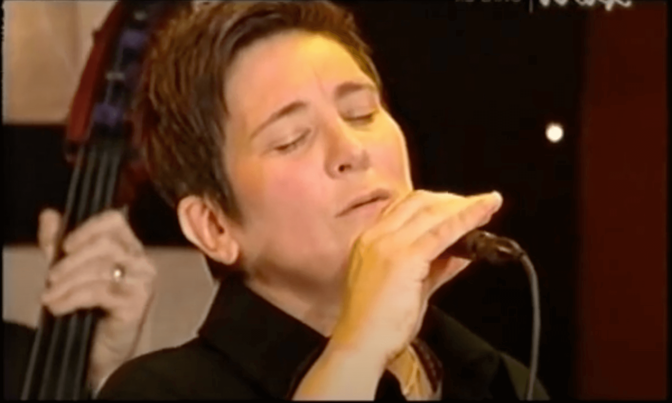 Singer KD Lang performing Hallelujia